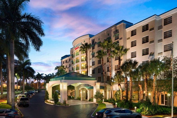 Courtyard by Marriott Fort Lauderdale Airport & Cruise Port image 1