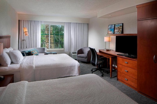 Courtyard by Marriott Fort Lauderdale Airport & Cruise Port image 10