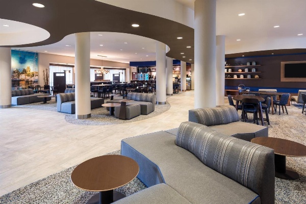 Courtyard by Marriott Fort Lauderdale Airport & Cruise Port image 3